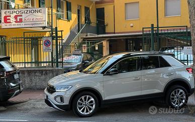 VOLKSWAGEN T-Roc 1.0 TSI Life
