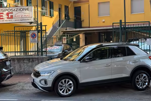 VOLKSWAGEN T-Roc 1.0 TSI Life