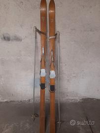 Sci in legno Persenico Chiavenna con bastoncini