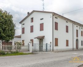 Casa indipendente bifamiliare con giardino