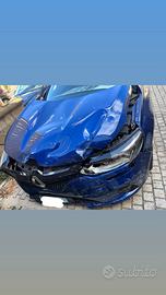 renault megane auto incidentata