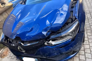 renault megane auto incidentata
