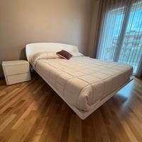 Set completo di letto, comò e comodini