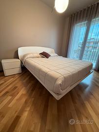 Set completo di letto, comò e comodini