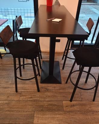 tavolo alto 4 sgabelli