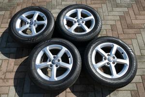 cerchi in lega da 16 pollici originali Audi Q2 con