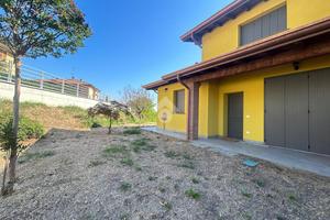 VILLA A SCHIERA A CASTELL'ARQUATO