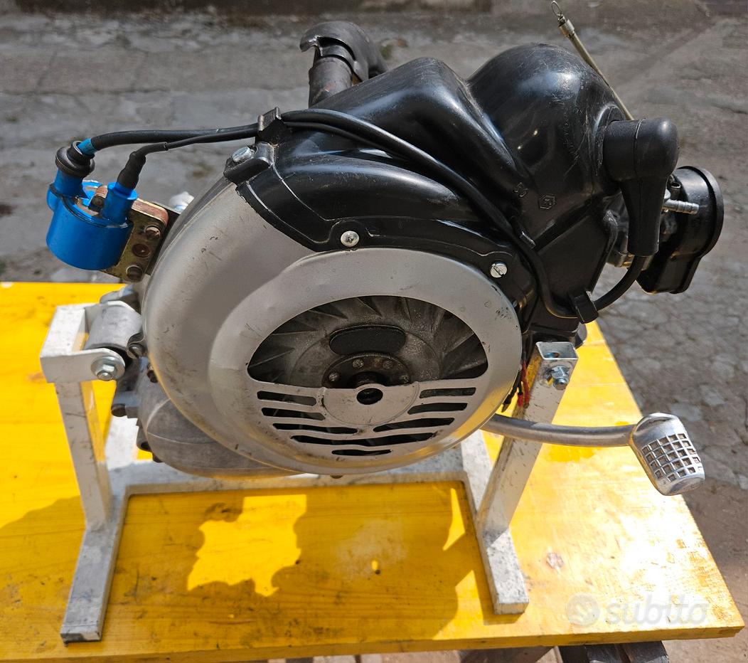 Carter motore vespa 50 special Accessori e ricambi moto - Main Image