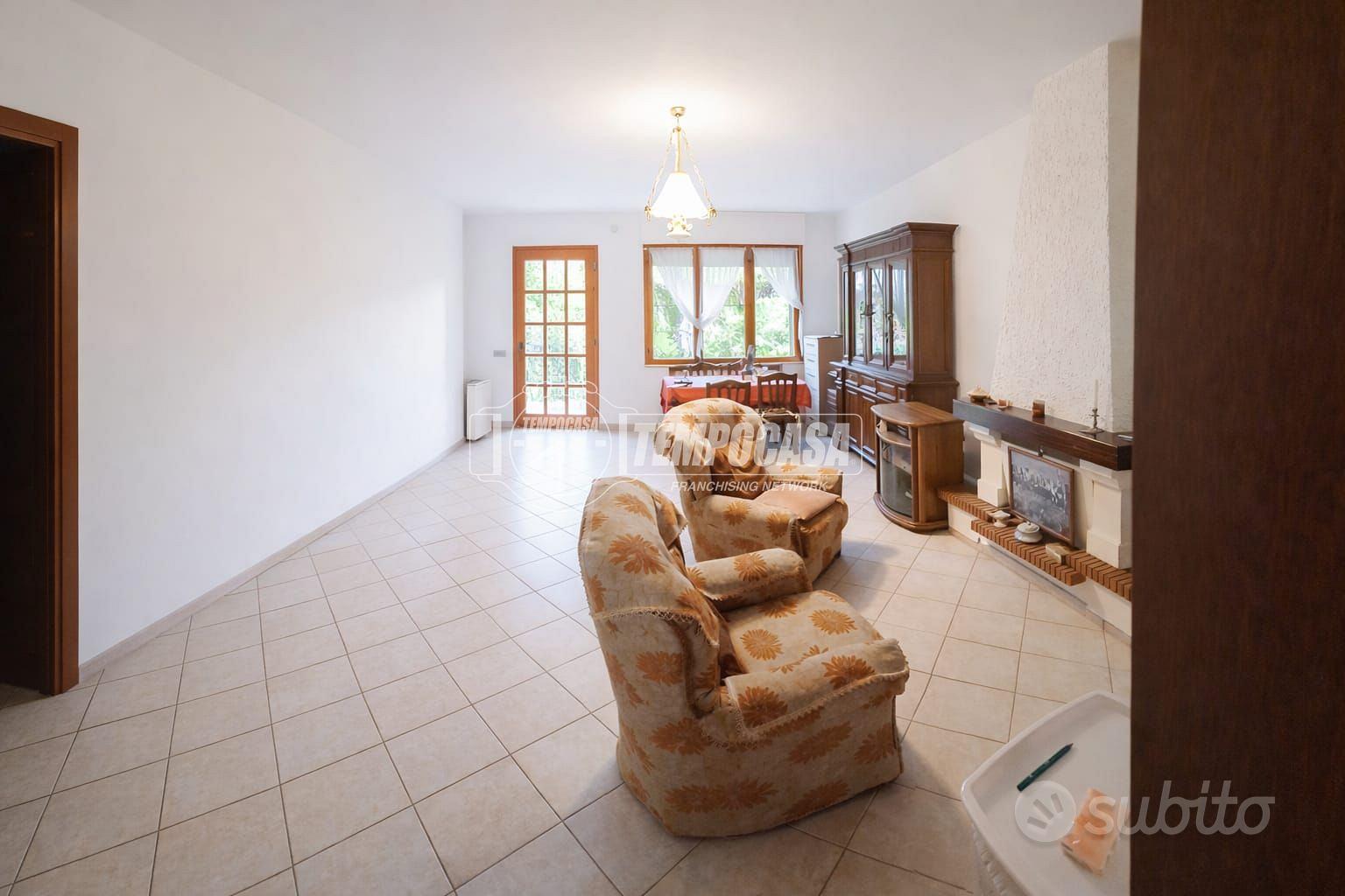 Villa a Schiera a Modena 5 locali