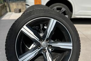 Cerchi lega 20” + Pirelli Winter 275/45 R20