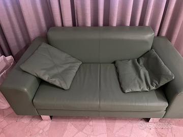 Divano in pelle verde