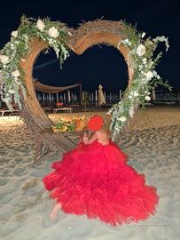 Abito da sera rosso lungo e vaporoso