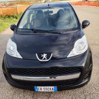 Auto PEUGEOT 107