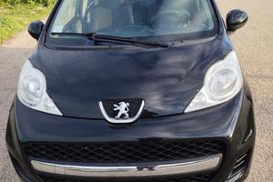 Auto PEUGEOT 107