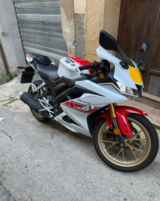 MOTO 125