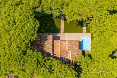 Budoni - Villa singola fronte mare con piscina