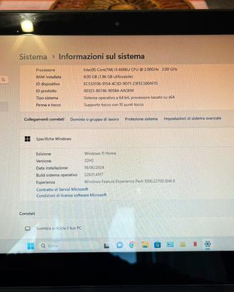 Lenovo Yoga i3 8gb SSD 256 gb poco trattabile