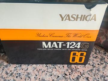 Yashica MAT-124G