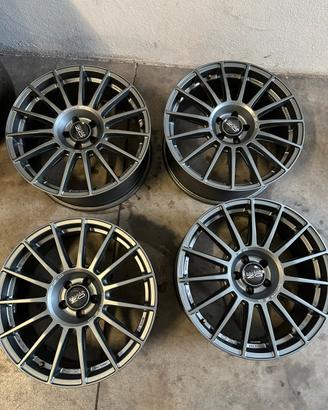 Oz Superturismo Dakar 8,5x20 ET32 Gomme 245/30 R20