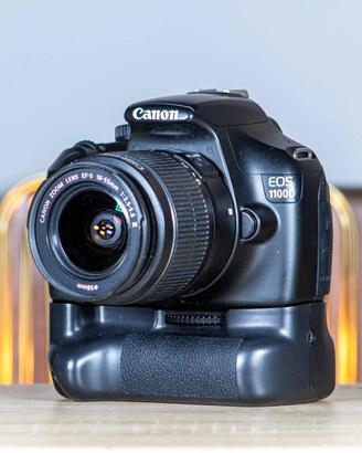 Canon 1100D + Obiettivo EF-S 18-55mm III + Battery