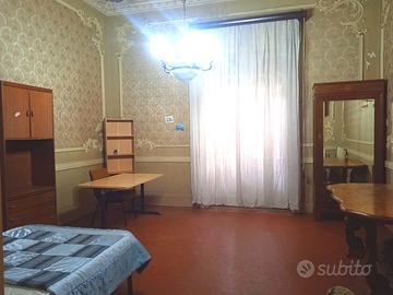 A studentesse ampie stanze singole in centro.E 220