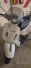 Piaggio Vespa 300 gts