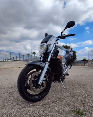 Suzuki GSR 600