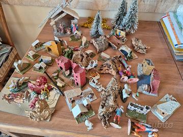 presepe di carta e plastica