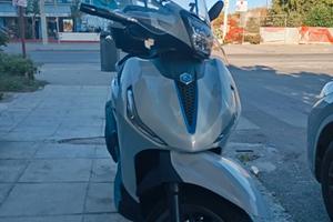 Beverly 310s 2026
