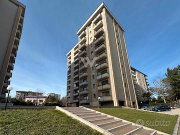 Stanza Via Lombardia