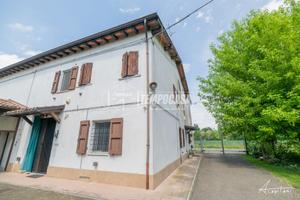 TRILOCALE INDIPENDENTE CON GIARDINO PRIVATO