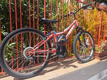  bici rosa marca aurelia con marce per bimbo.