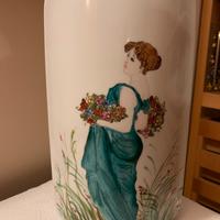 Vaso in porcellana decorato a mano