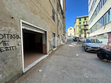 MAGAZZINO A GENOVA