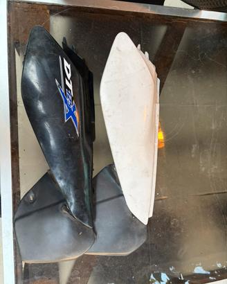 Fianchetto destro Yamaha DT 125X 2006