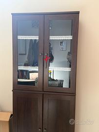 Credenza legno scuro e vetro