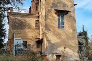 Tra Palestrina e Gallicano, villino d'epoca