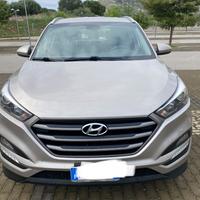Hyundai tucson 1.7 CRDi Xpossible accetto permute