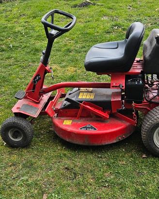 Trattorino tagliaerba 