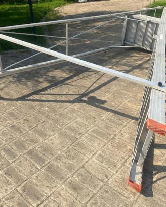 Scala con piattaforma Santilli