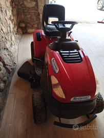 Trattorino tagliaerba 