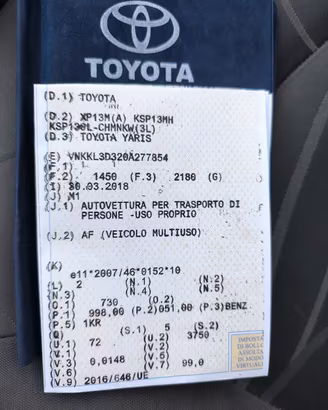 motore Toyota Yaris benzina tre cilindri 