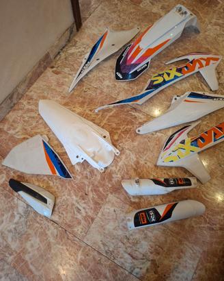 plastiche ktm 