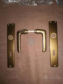 Maniglie porta alluminio ottonato