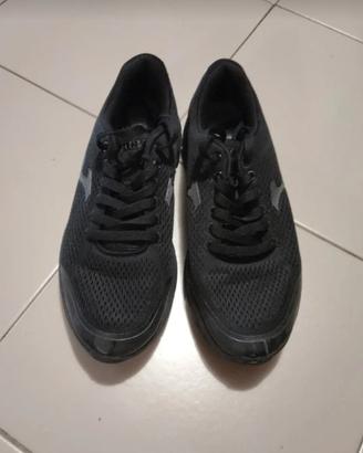 Scarpe nere per bambini-ragazzi