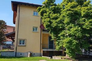 Casa singola con 2 appartamenti