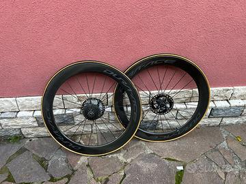 Ruote Dura ace  disck in carbonio ad alto profilo