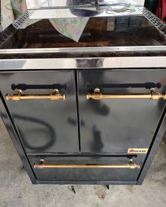 Stufa a legna anche per cucinare