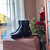 Stivaletti da donna neri/oro