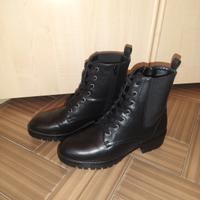 Stivaletti stringati neri N 37